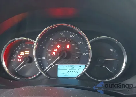 2015 Toyota Corolla Le z USA, uszkodzony, nr VIN 5YFBURHEXFP243797